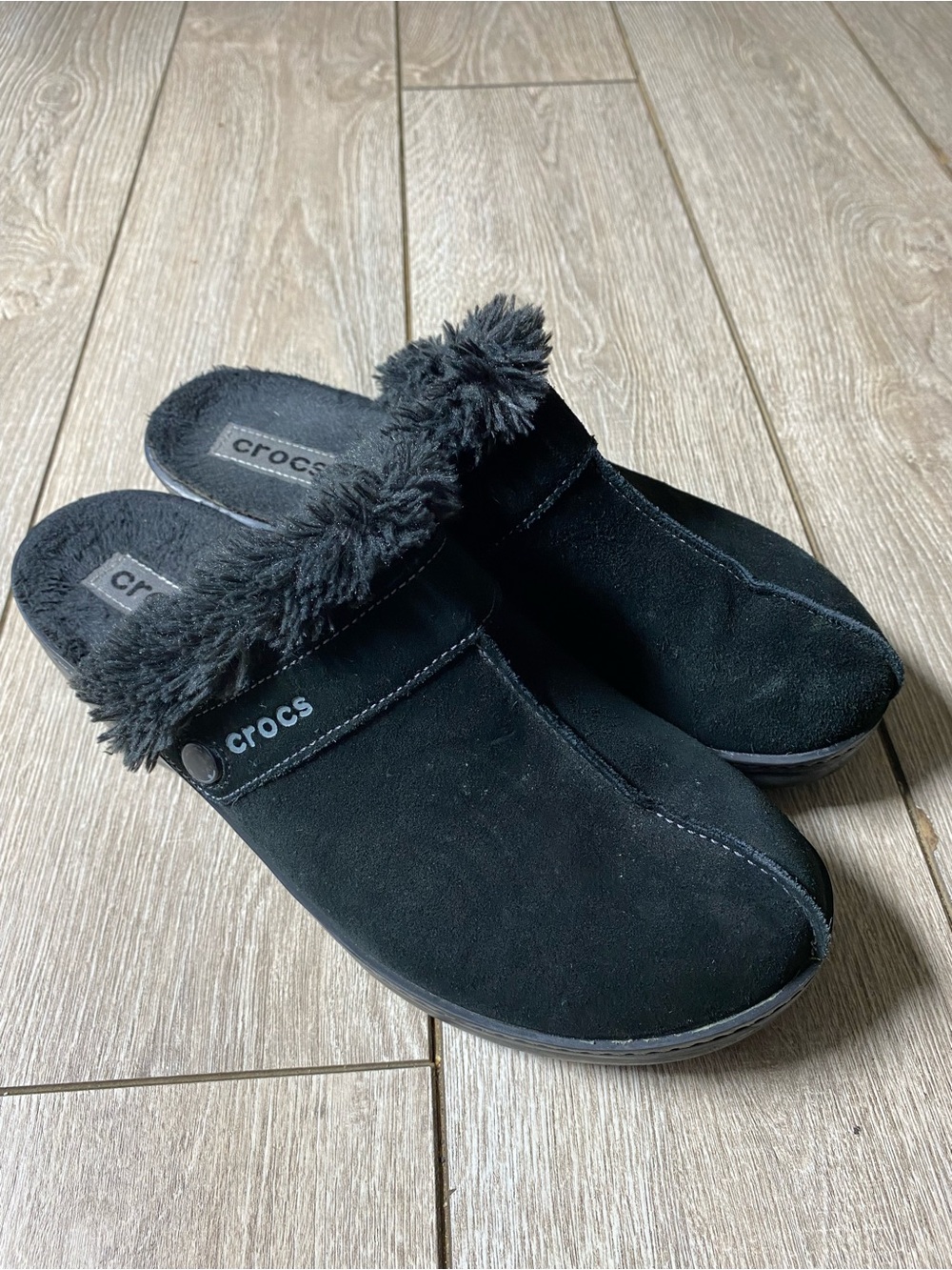 Crocs Cobbler Women's Black Suede Faux Fur Lined Slip On Mule Clogs Shoes 9W